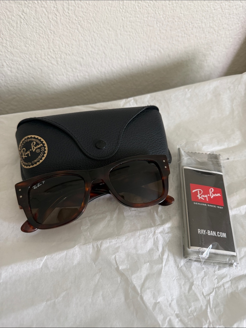 Ray-Ban Tortoiseshell Brown Mega Wayfarer Polarized Sunglasses with Black Case